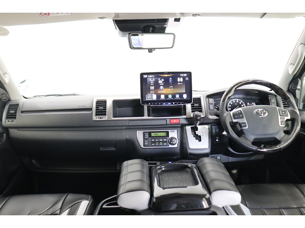 トヨタ ハイエース(24枚目)