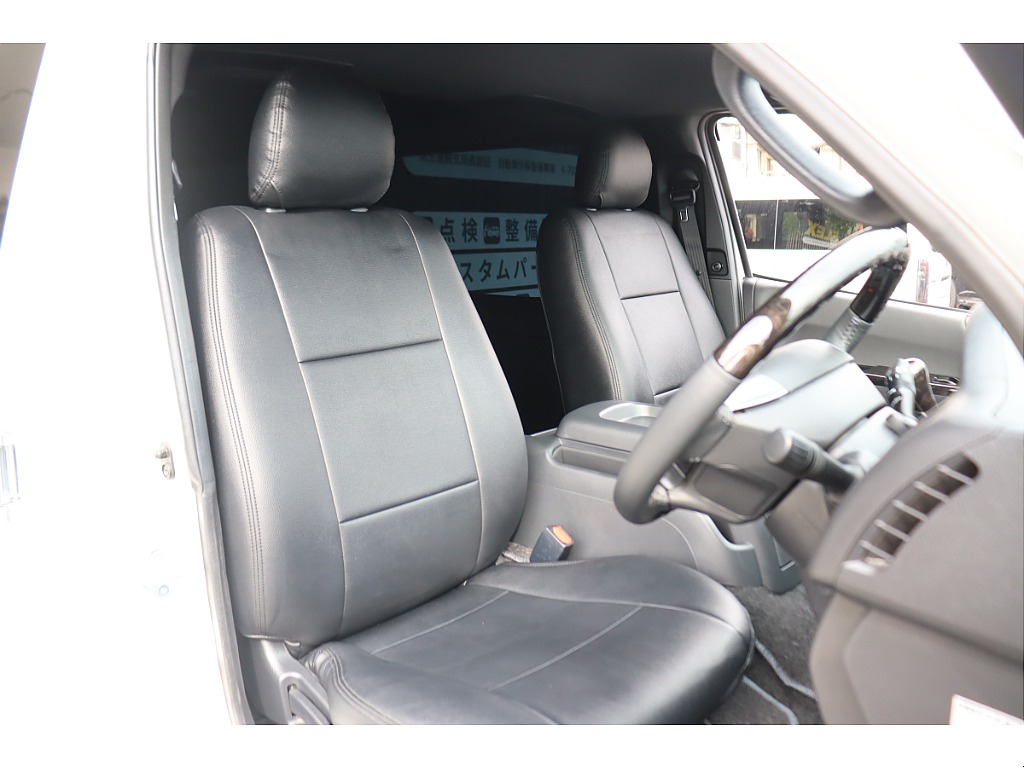 トヨタ ハイエースバン(30枚目)