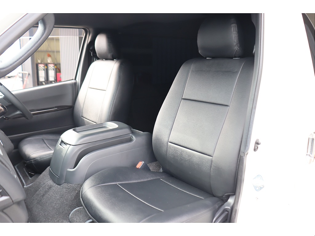 トヨタ ハイエースバン(31枚目)