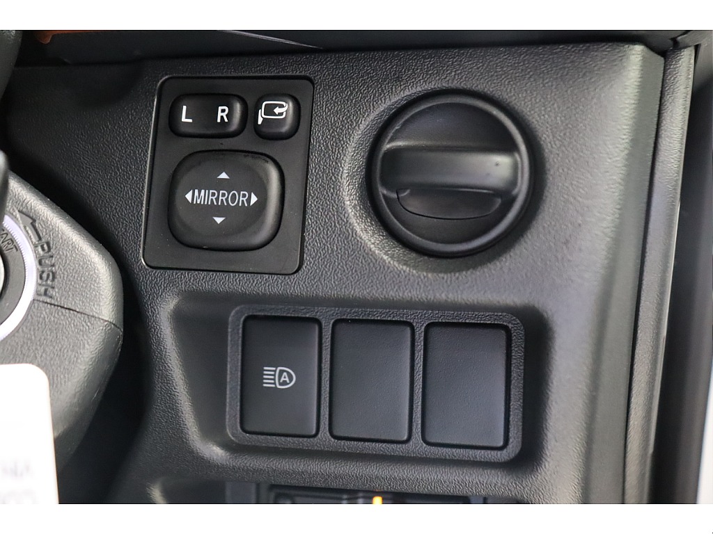 トヨタ ハイエースバン(27枚目)