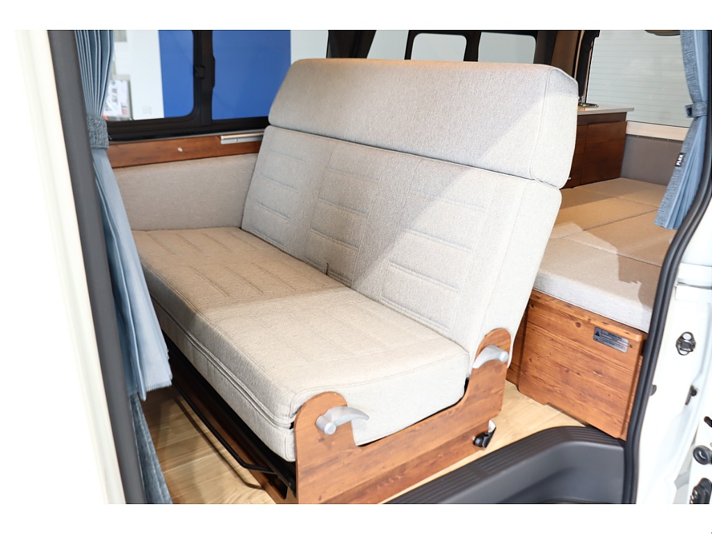 トヨタ ハイエースバン(32枚目)