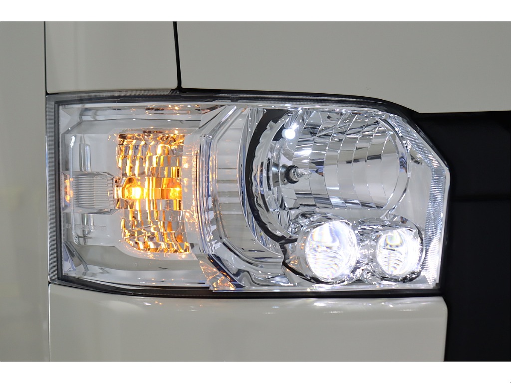 トヨタ ハイエースバン(48枚目)