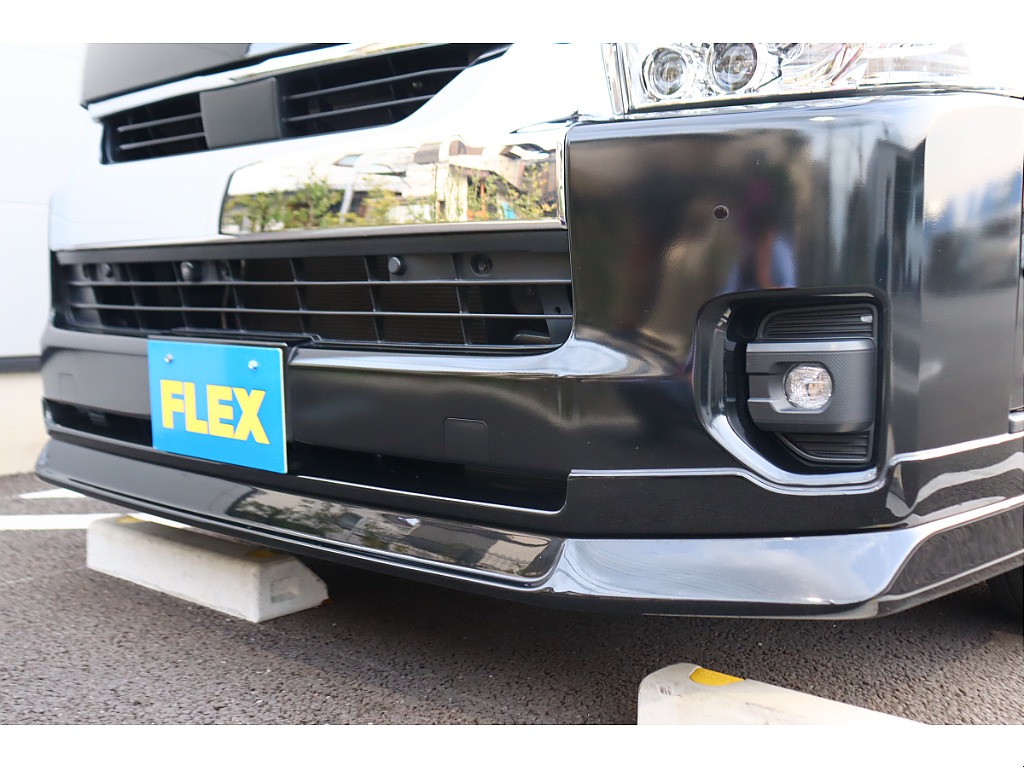 FLEXオリジナルフロントスポイラーも装着！