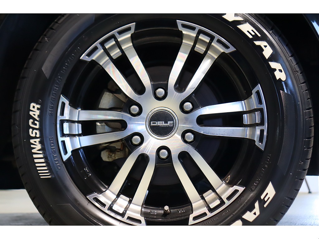 大人気ナスカーのホワイトレタータイヤです☆