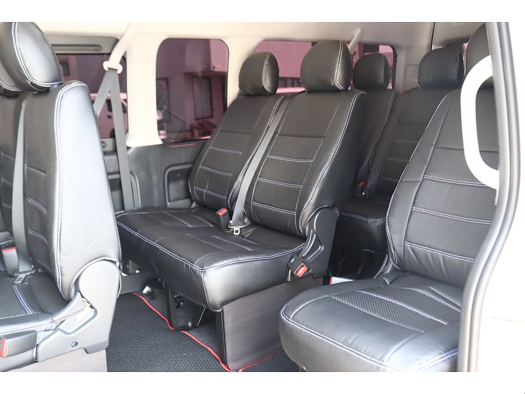 3列目も広々とした空間が御座います☆