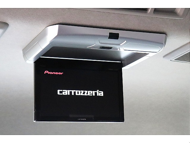 カロッツェリアフルセグナビに10インチ後席モニターを完備！