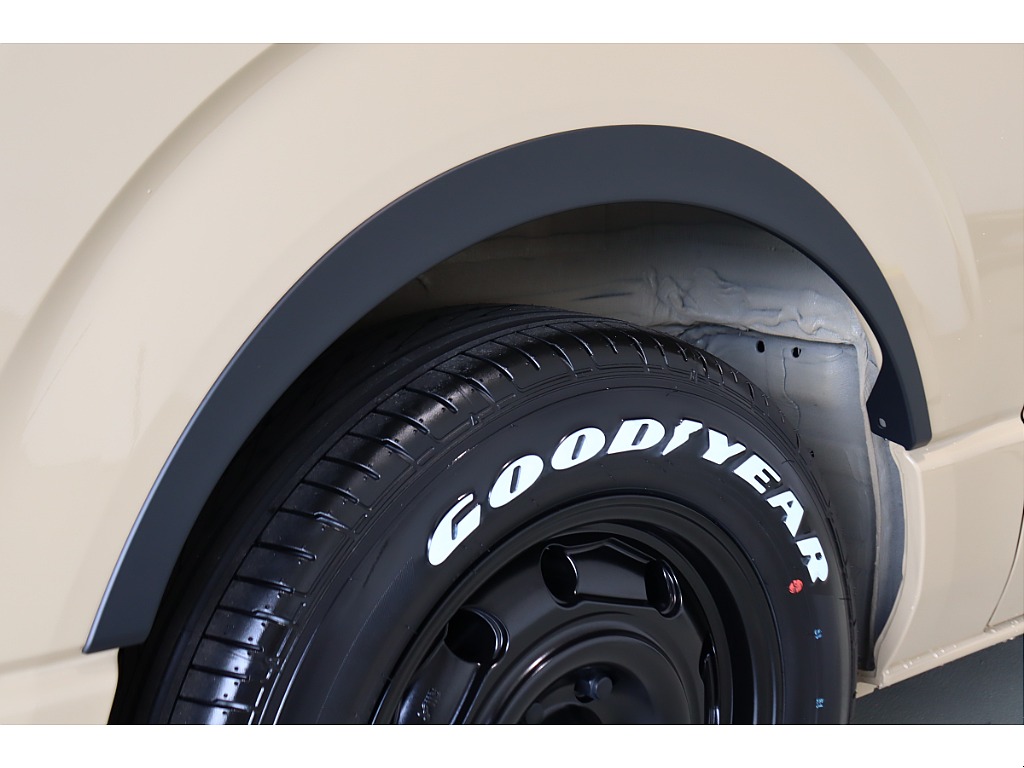 ブラックエディションに合せてマットブラックオーバーフェンダー☆