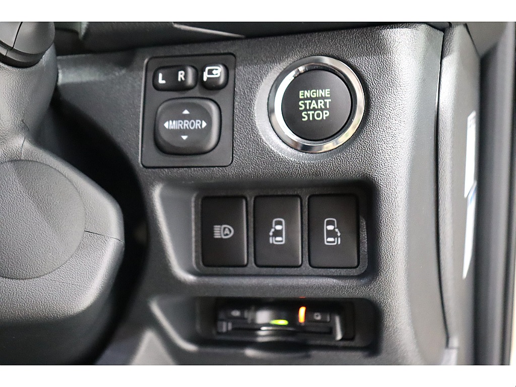 トヨタ ハイエースバン(26枚目)