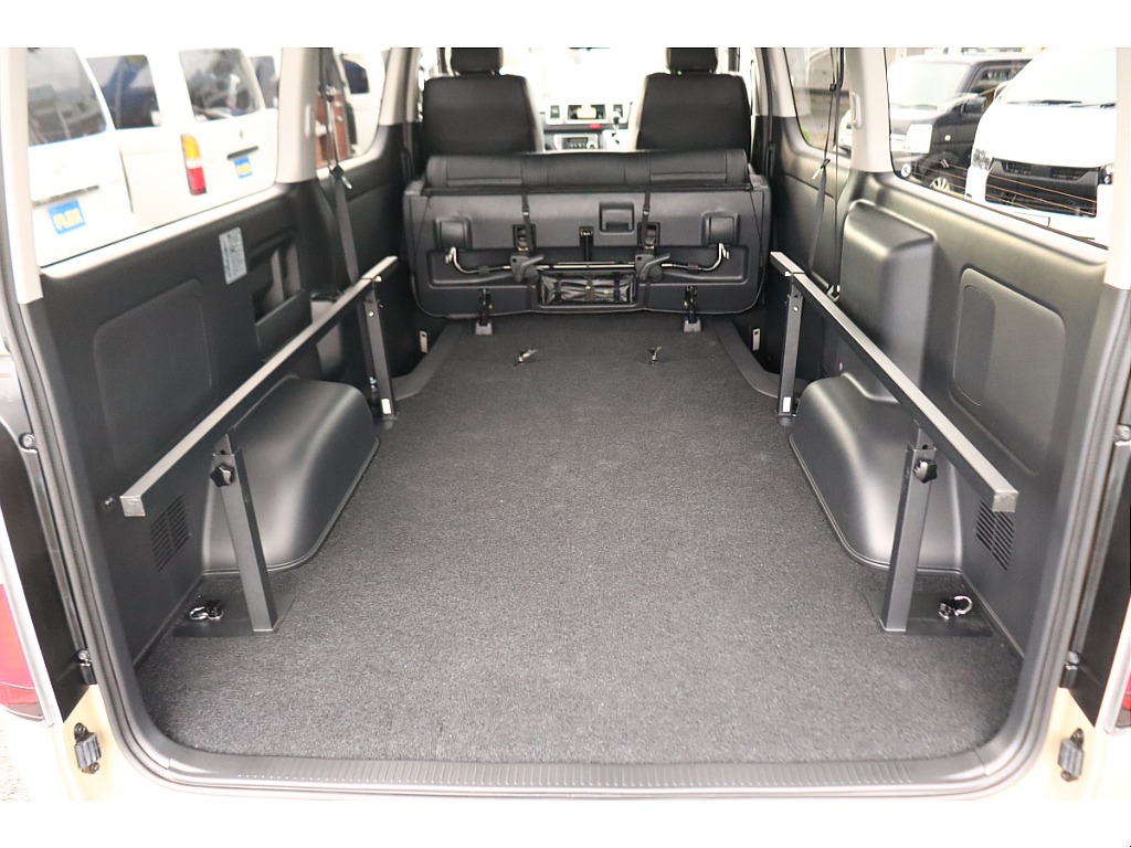 トヨタ ハイエースバン(37枚目)