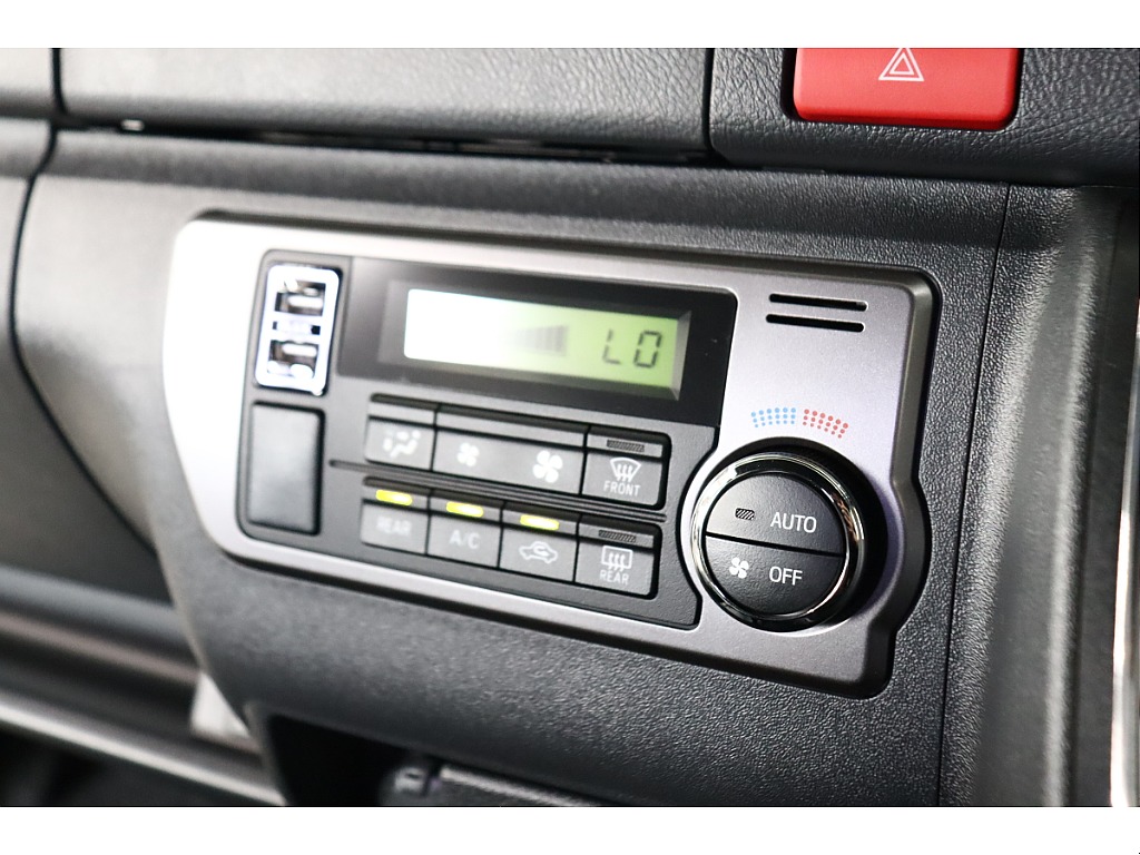 トヨタ ハイエースバン(25枚目)