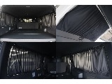 荷室には車中泊に便利なリア6面カーテンが装着済み！