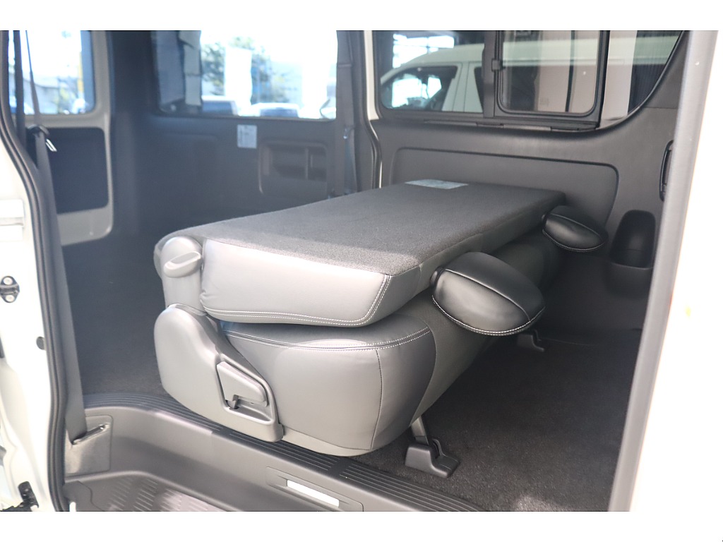 トヨタ ハイエースバン(35枚目)