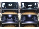 車中泊カスタムの真骨頂！フラットタイプベットキットとリア６面カーテンが装着済み♪