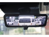 後続車両の確認が可能なデジタルインナーミラーを完備！