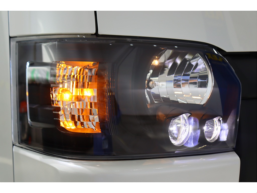 トヨタ&nbsp;ハイエースバン&nbsp;5D2.8DTスーパーGLダークプライムⅡL 4WD&nbsp;&nbsp;埼玉県の詳細画像&nbsp;その17