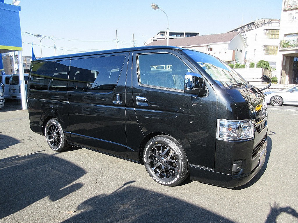 横から見てもカッコいい！！！ローダウンされた箱車はキマってますね♪