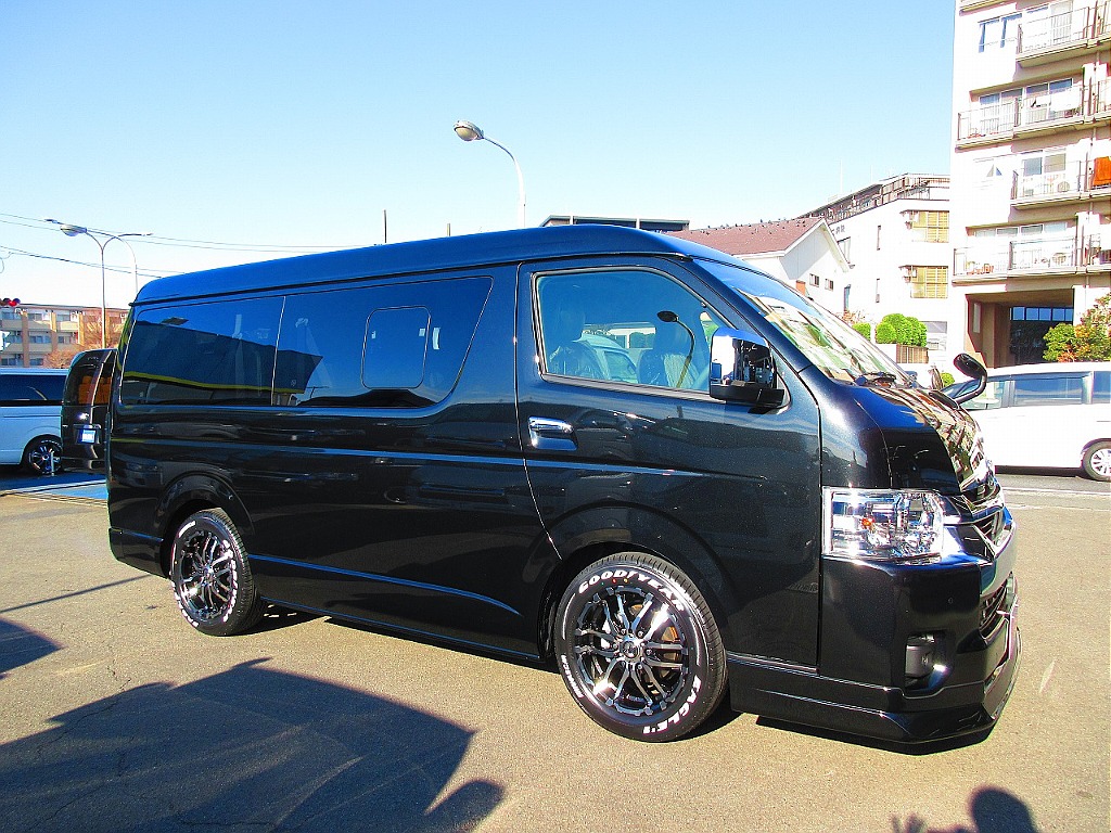 ローダウンされた箱車は問答無用でカッコいい！日常使いでもそんなに支障のでないギリギリでセット♪