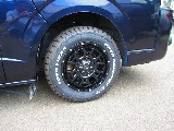 足元をキメるのはナイトロパワースラッグ１７インチアルミ！TOYOタイヤのオープンカントリーと相性バッチリです！！！