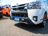 フロントスポイラーはＴＲＤ製！武骨な印象を与え四駆感が増しますねっ♪