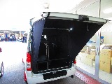 荷物の出し入れ時雨風をブロックしてくれるアイズブロッカー付き♪
