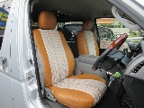 全席シートカバー付き♪ブラウンのお洒落なシートカバーが気分を上げてくれますよっ♪