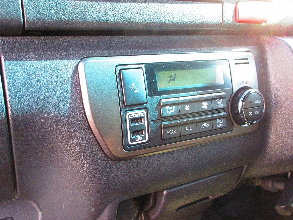 スマホの充電には欠かせないＵＳＢ充電器も完備してますよっ♪