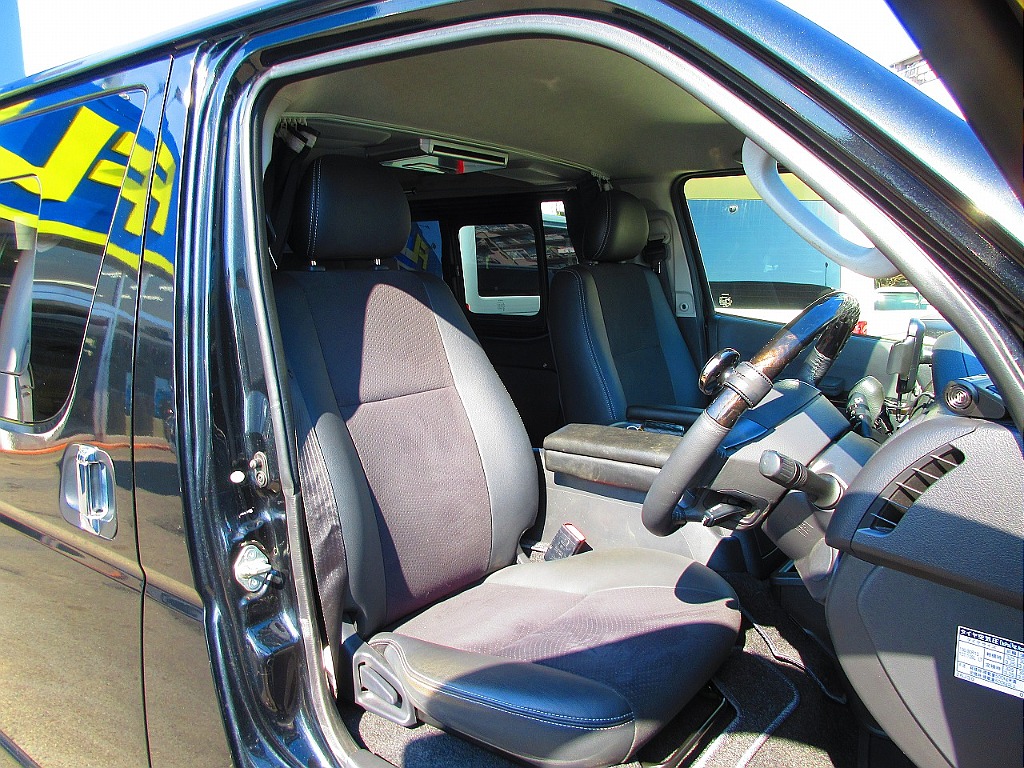 ダークプライム専用のハーフレザーシート♪状態も良く高級感もあります！