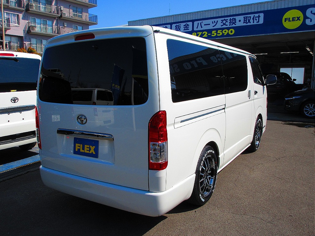 スタイリッシュな後ろ姿♪ステップレスのフルバンパーに換装されております！