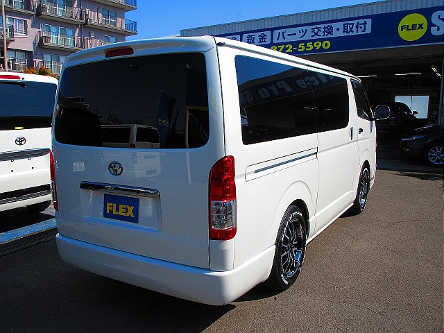 スタイリッシュな後ろ姿♪ステップレスのフルバンパーに換装されております！