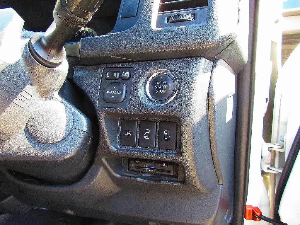 デュアルパワースライド付き車！ＥＴＣは純正のように美しくインストールされております！！！