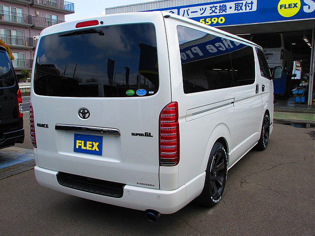 スタイリッシュな後ろ姿♪もちろんテールは社外ＬＥＤに換装済み♪