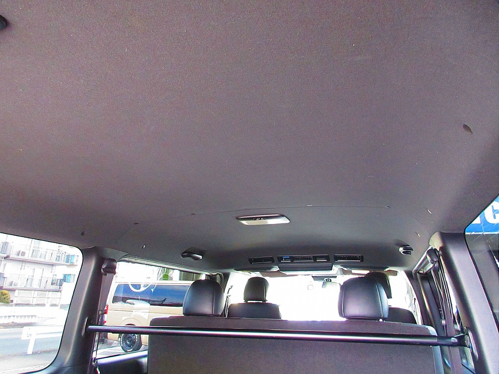 こちらもダークプライムⅡ専用のブラック内装♪汚れも目立たなくてお洒落です♪