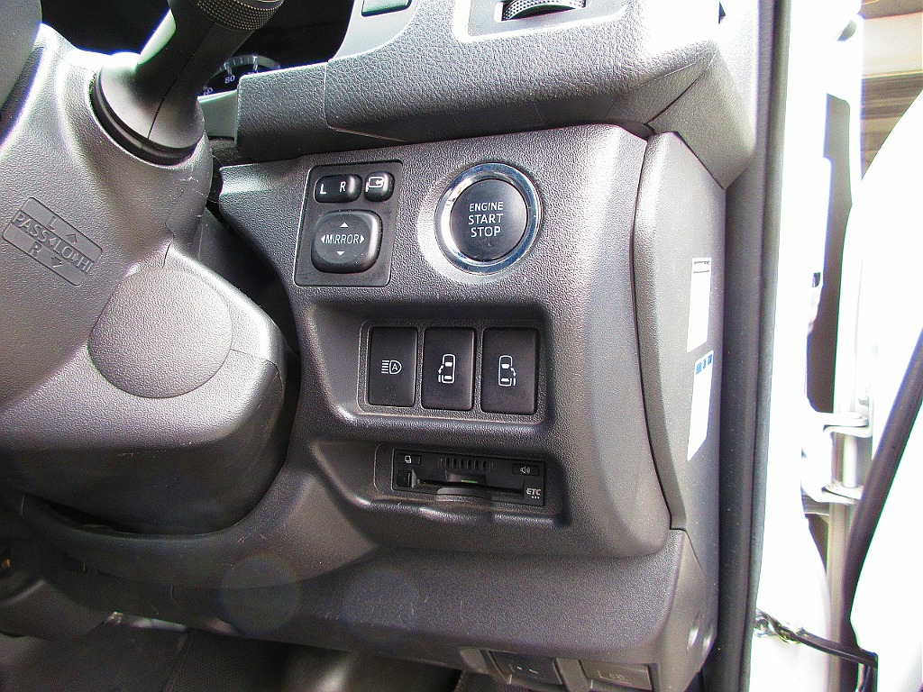 ＥＴＣはスッキリとキレイに収まっております♪出し入れもしやすいです♪