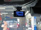 今どきドライブレコーダーは当たり前の装備ですねっ♪こちらの車両はしっかり装備されております！