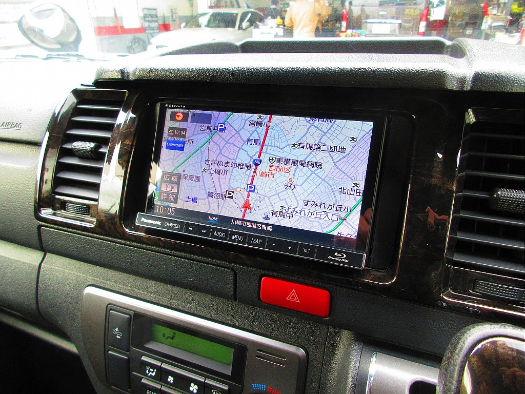 もちろんナビも搭載されております♪まだまだ使えるナビですよっ♪