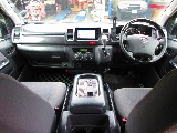 広々とした室内は座面も高く運転もしやすいですよっ♪見晴らしもグッドです！