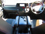 広々とした室内は運転もしやすいです♪座面も高くて見晴らしもグッドです♪
