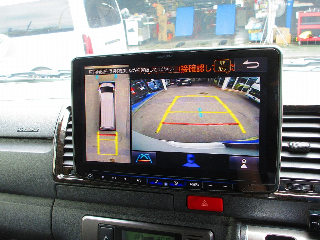 こちらもメーカーオプションのパノラミックビューモニター完備！駐車時の安心感が違いますねっ♪