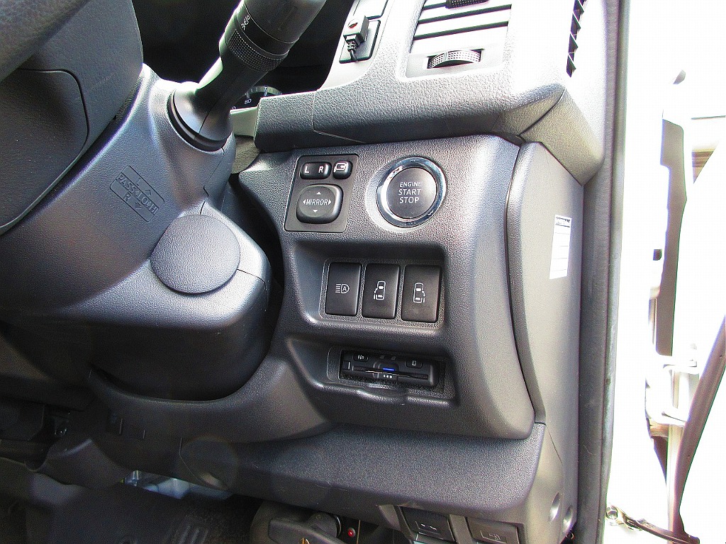 デュアルパワースライドドア付き車♪ＥＴＣは純正のように美しくインストールされております♪