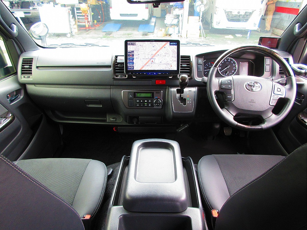 広々とした室内は運転もしやすく見晴らしも良い♪疲れづらく快適です！