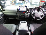 広々とした室内は運転もしやすく見晴らしも良い♪疲れづらく快適...