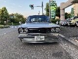 日産 スカイライン4ドア(2枚目)