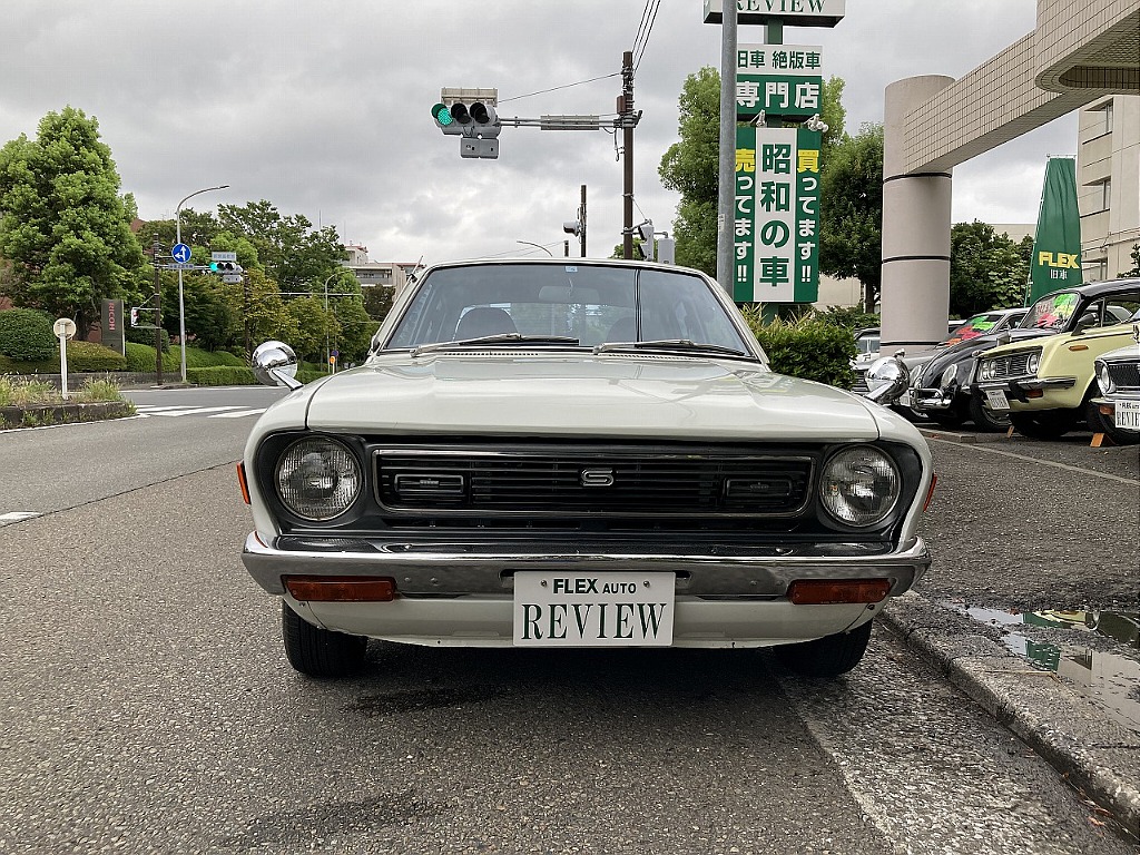 日産 サニー4ドア(2枚目)