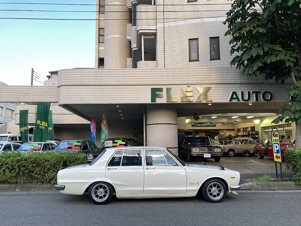 日産 スカイライン4ドア(20枚目)