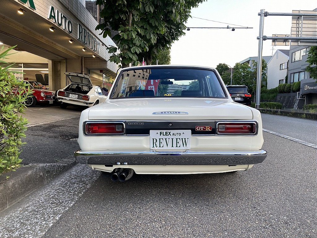 日産 スカイライン4ドア(6枚目)