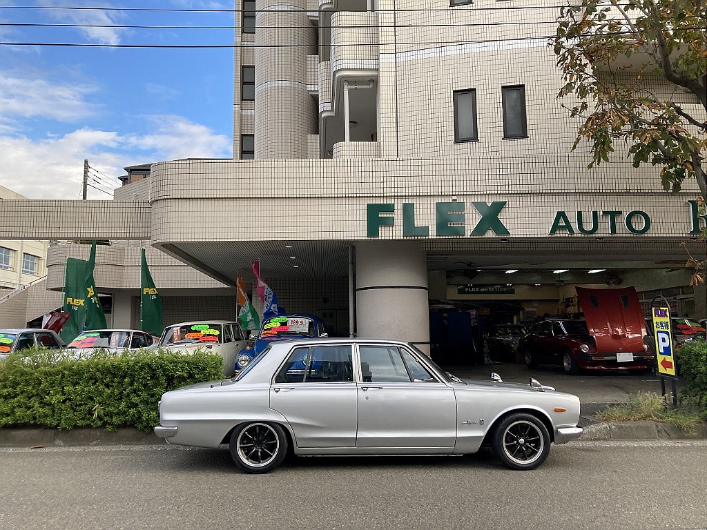 日産 スカイライン4ドア(19枚目)