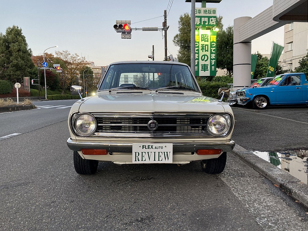 日産 サニー4ドア(2枚目)