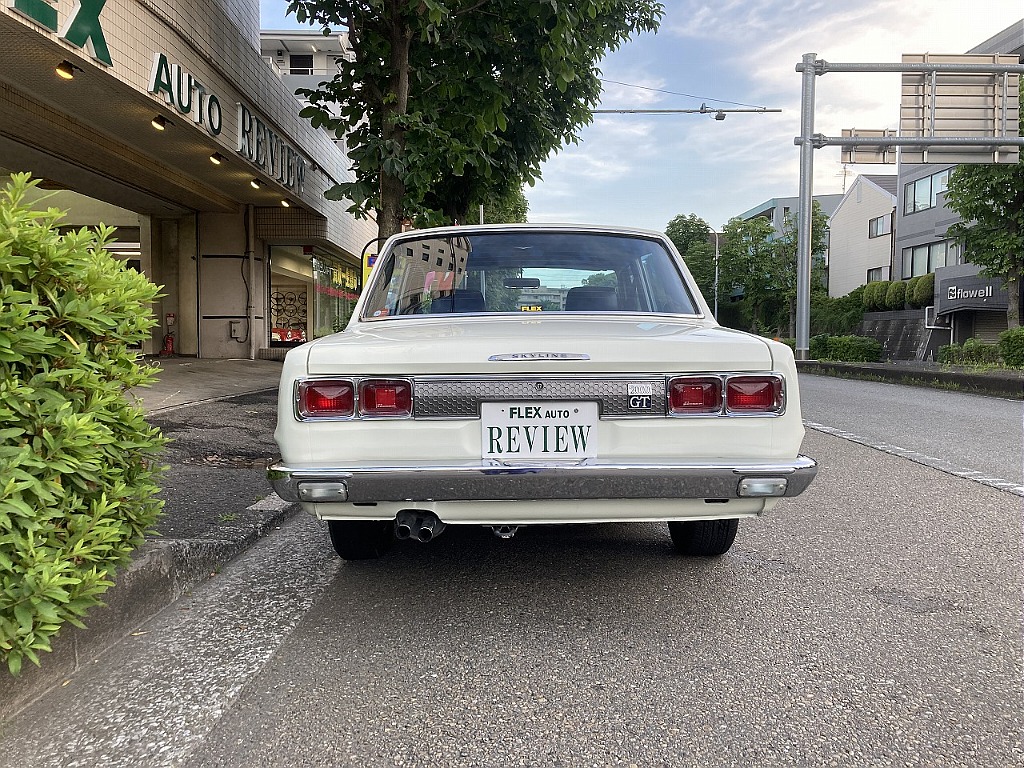 日産 スカイライン4ドア(6枚目)