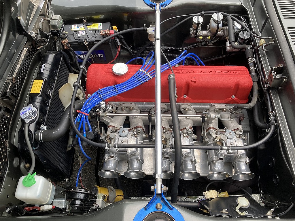 日産 スカイライン4ドア(11枚目)