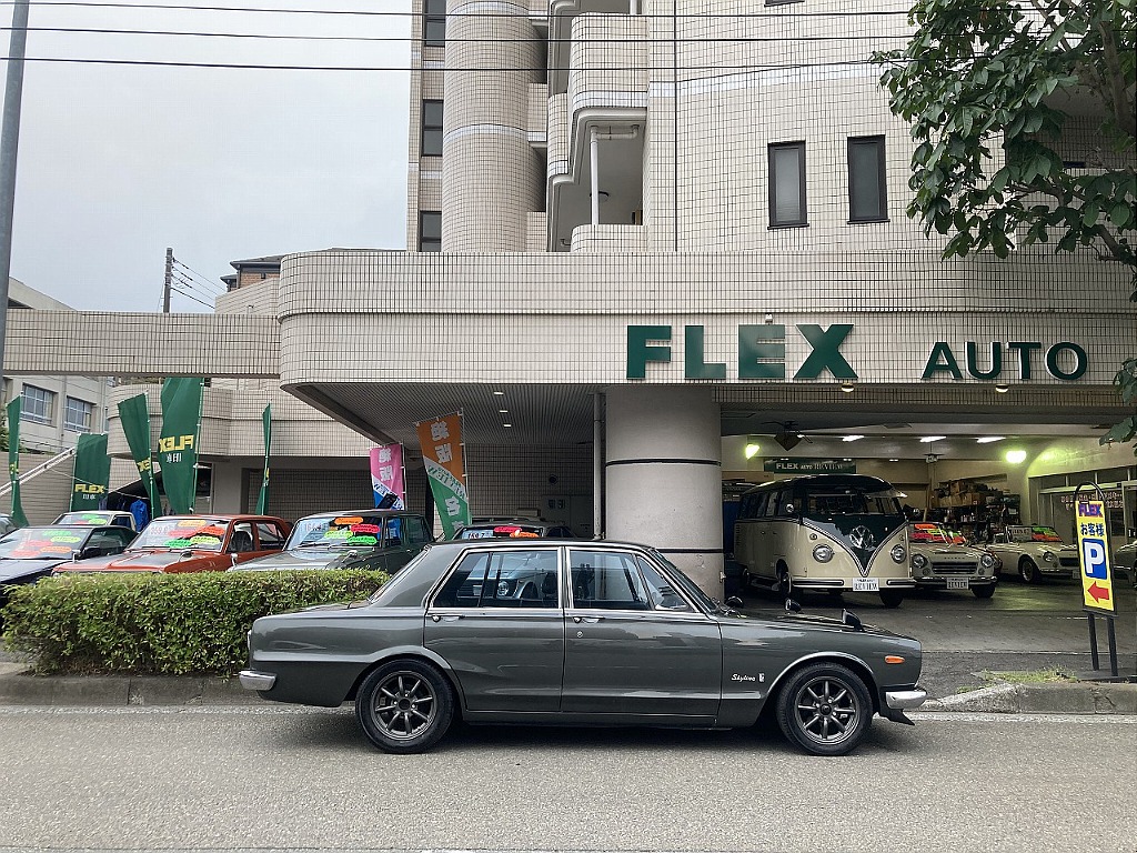 日産 スカイライン4ドア(19枚目)